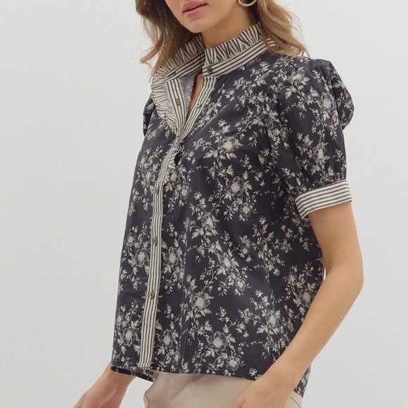 Women's Black Floral Puff Sleeve Top Entro Size Medium NWT - Picture 6 of 7